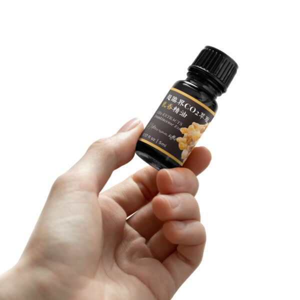 CO2 Extracts Frankincense Essential Oil - Image 2